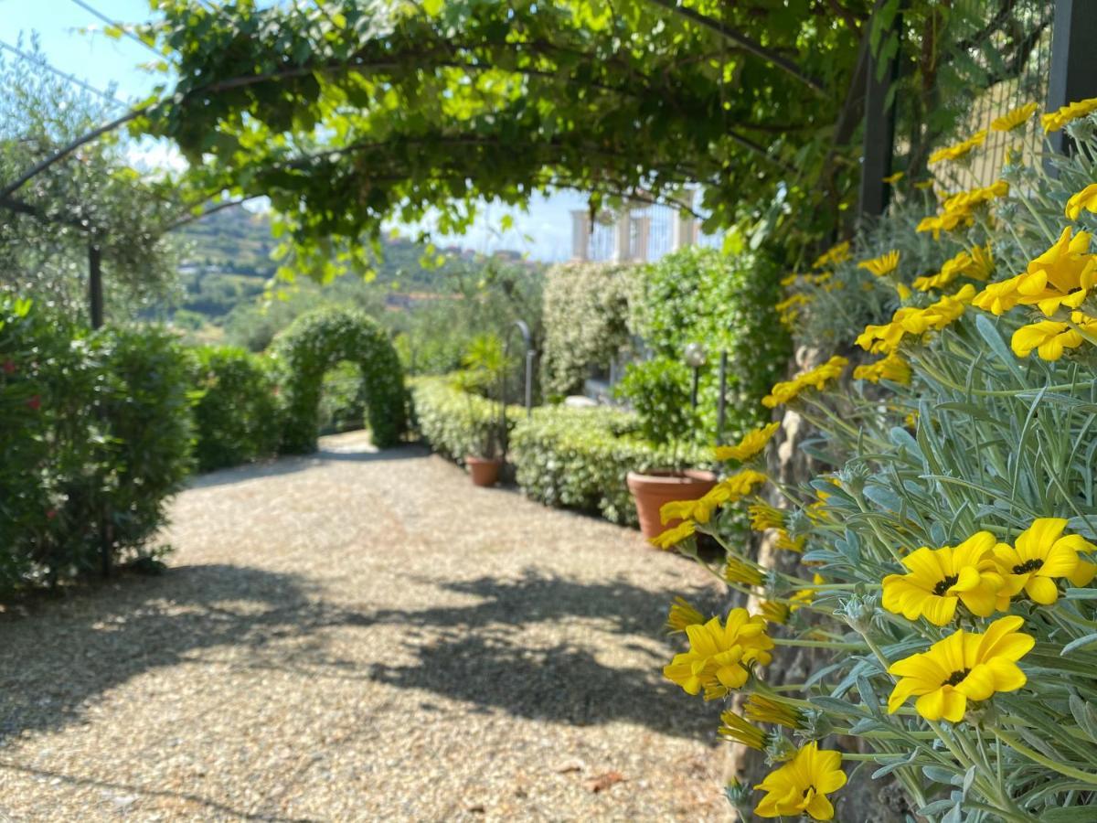 Residenza Costarossa Imperia Exterior photo